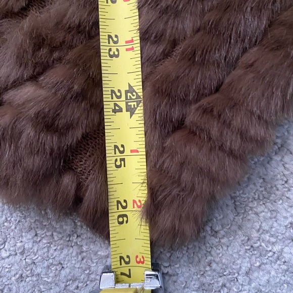 Luxurious Brown Rabbit Fur Poncho - Picture 10 of 12